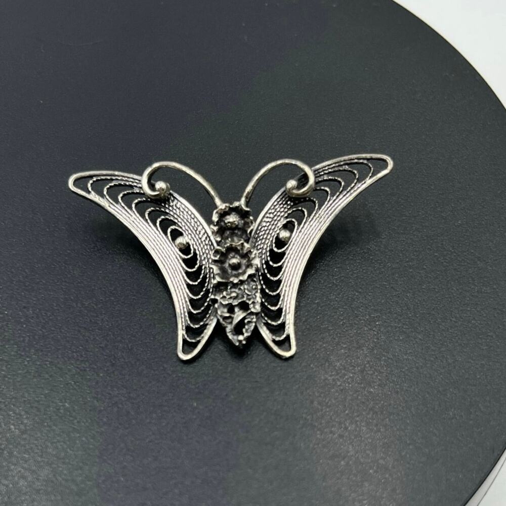 Beau Sterling Silver Signed Vintage Designer Filigree Ornate Butterfly Brooch
